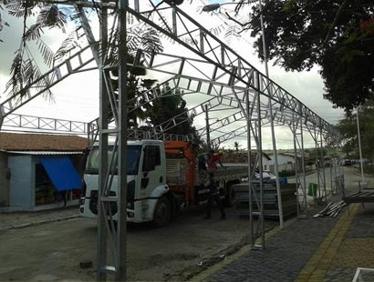 montagem_estrutura_Sao_joao2015_sao_jose_mata